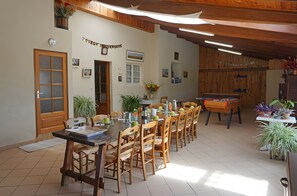 Dining - Family Guest Room Anis (Semussac)