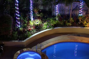 Outdoor pool - Mariners Resort (Sunshine Coast)