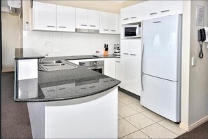 Private kitchen - Mariners Resort (Sunshine Coast)