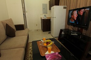 Living area - Khalifa Tower Hotel Apartments (Al Jubail)