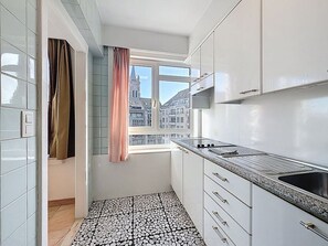Fridge, microwave, cookware/dishes/utensils - Centrally located "Scarphout 3G" by Interhome (Blankenberge)