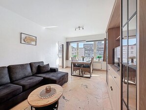 TV - Centrally located "Scarphout 3G" by Interhome (Blankenberge)