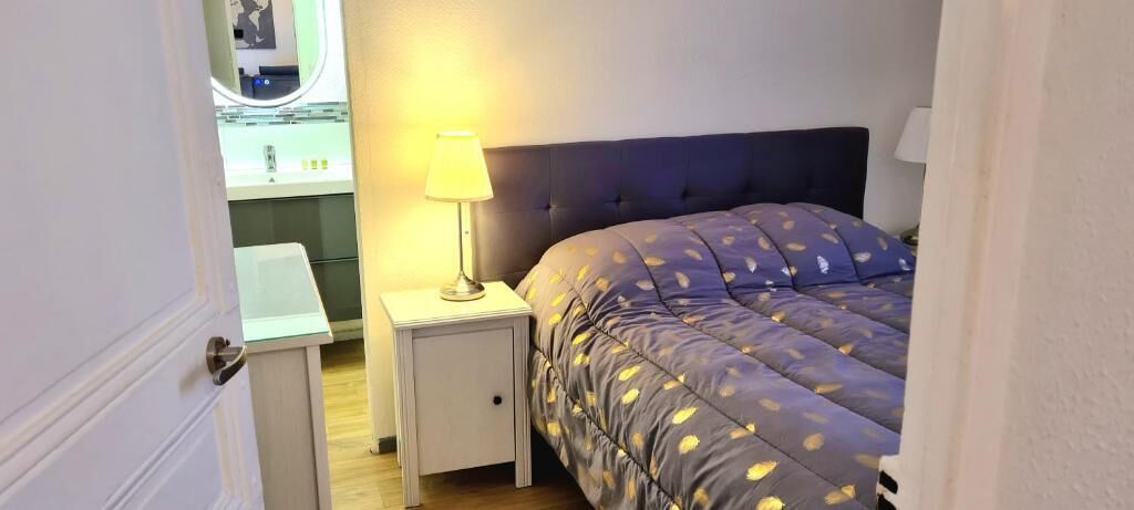 Standard-huoneisto, kaupunkinäköala | Silitysrauta/-lauta, ilmainen Wi-Fi