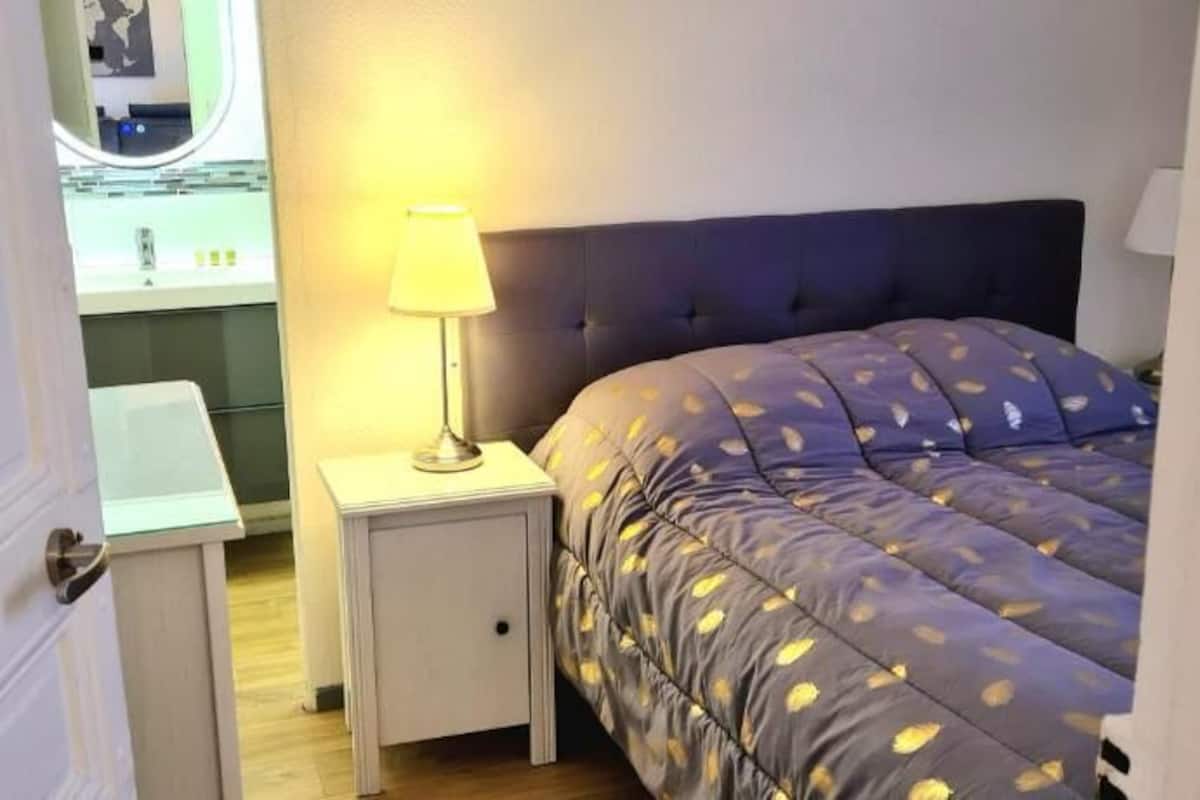 Standard-huoneisto, kaupunkinäköala | Silitysrauta/-lauta, ilmainen Wi-Fi