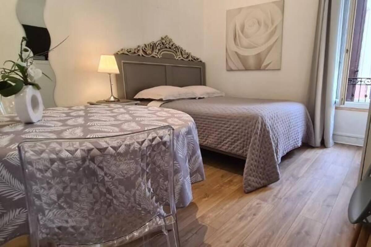 Superior-studio, kaupunkinäköala | Silitysrauta/-lauta, ilmainen Wi-Fi