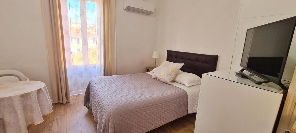 Studio Standard B | Fer et planche à repasser, Wi-Fi gratuit