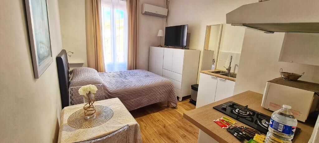 Studio | Fer et planche à repasser, Wi-Fi gratuit