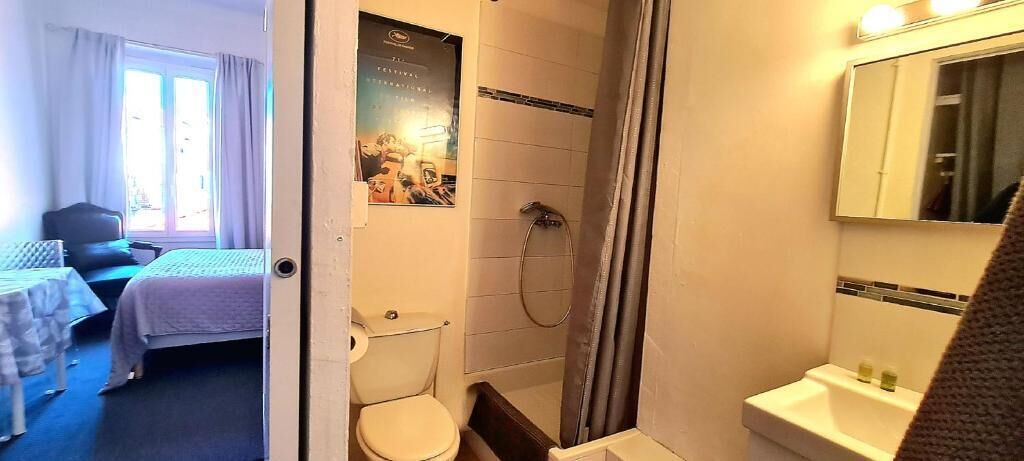 Studio Standard A | Bathroom