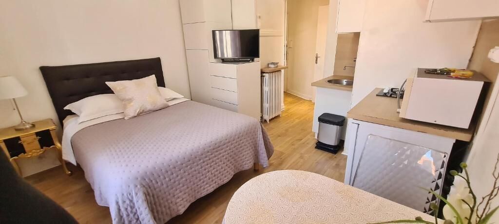 Standard-studio, kaupunkinäköala | Silitysrauta/-lauta, ilmainen Wi-Fi