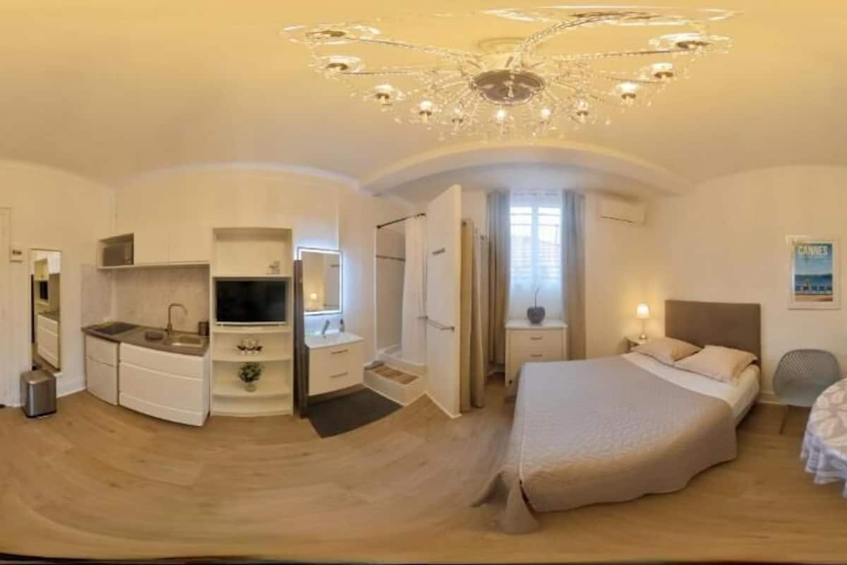 Economy-studio | Silitysrauta/-lauta, ilmainen Wi-Fi