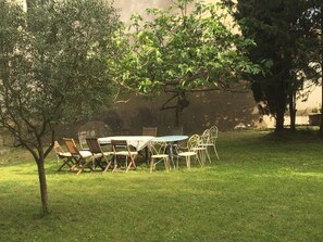 Outdoor dining - Beautiful villa with 2 rooms (Meze)