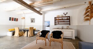 Dining - Beautiful villa with 2 rooms (Meze)