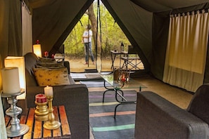 Interior - Mahoora Tented Safari Camp Udawalawe (Udawalawa)