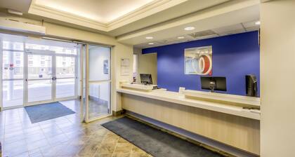 Super 8 by Wyndham Estevan