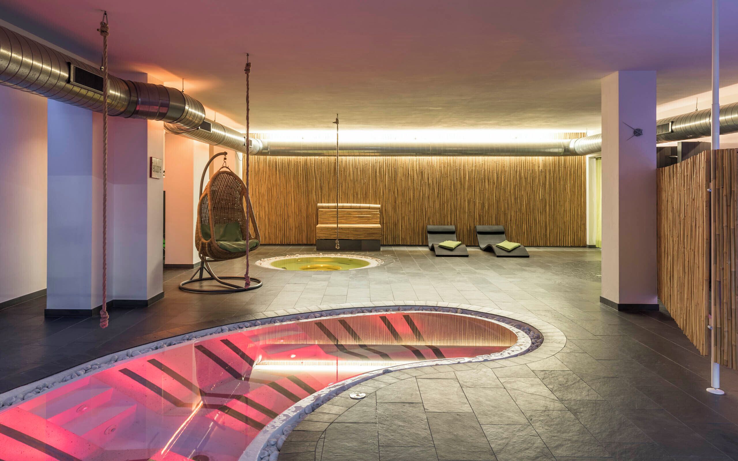 Sauna, Whirlpool, Dampfbad, Massageanwendungen