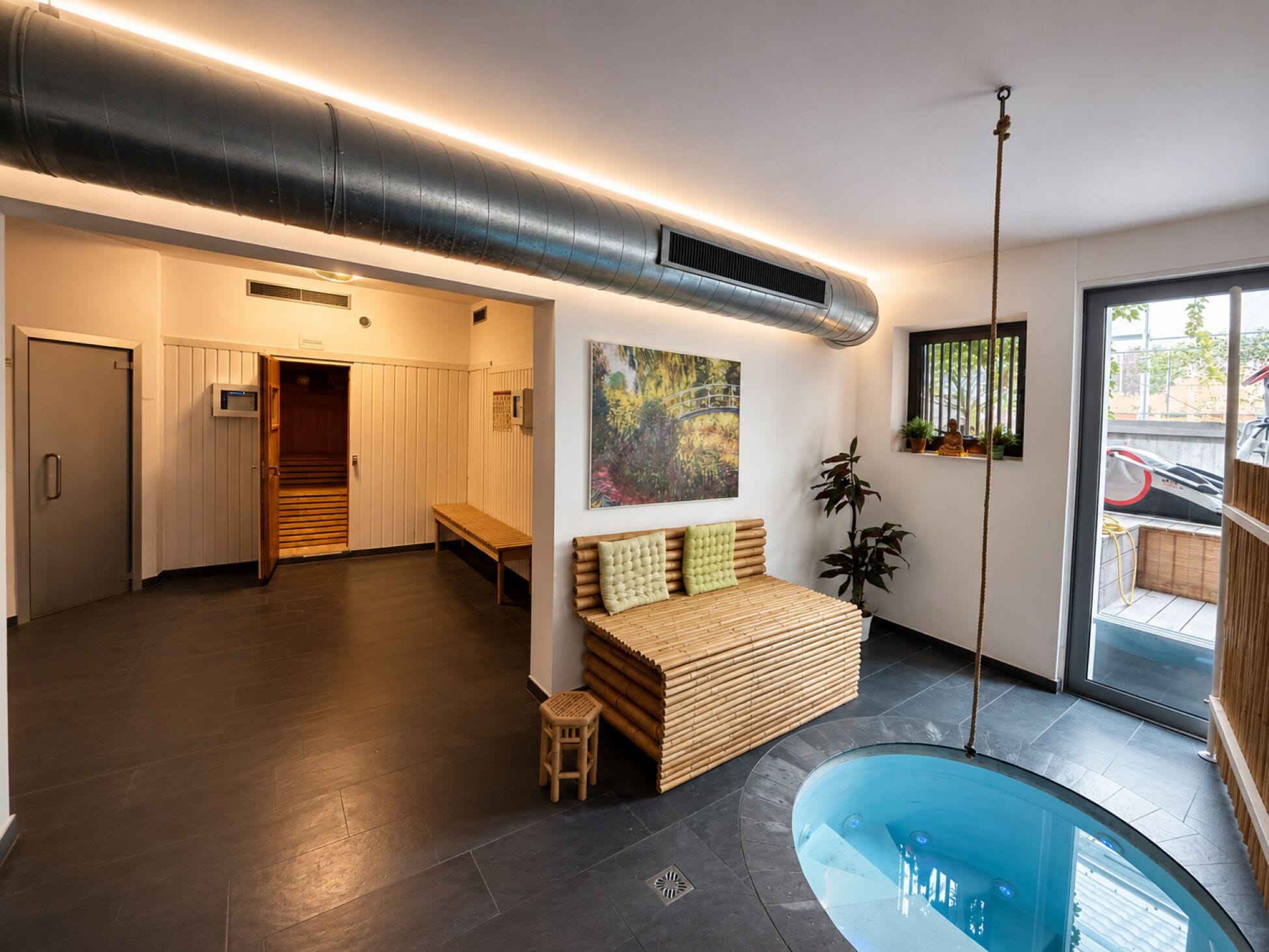 Sauna, hot tub, steam room, massages