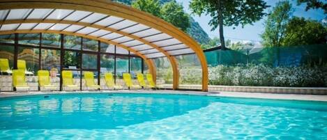 Piscine intérieure, piscine chauffée