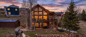 Casa Miah | Ideal Beach, Fire Pit, Game Room, Air Hockey!