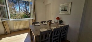 Dining - ZEcamping 3* piscine chiens acceptés locatif 43m2 4 pers (Quinson)