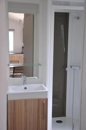 Interior - ZEcamping 4* animé 1km plage piscine couverte mobil-home TV 30m2 (Saint-Jean-de-Monts)
