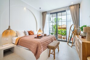 Bureau, espace de travail pour ordinateur portable, Wi-Fi gratuit