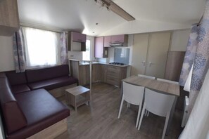 Interior - ZEcamping 3 étoiles pet friendly locatif 32m2 4 pers (Inguiniel)