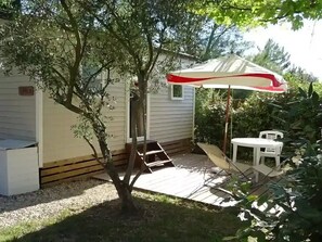 Outdoor dining - ZEcamping 3* pataugeoire piscine dog friendly mobil-home 22m2 3 pers (Junas)