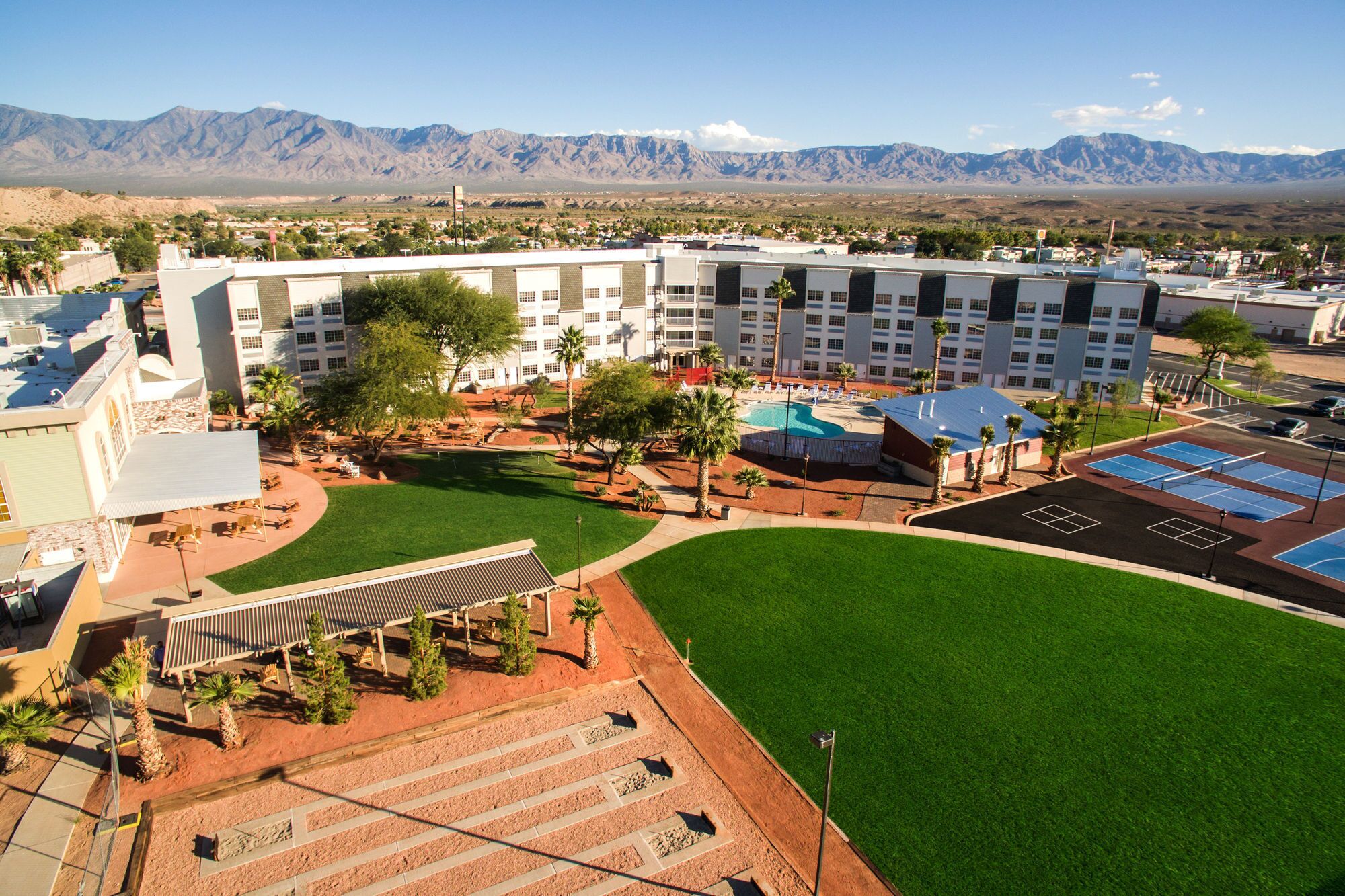 المنشأة من الخارج