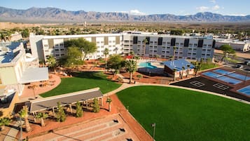 المنشأة من الخارج