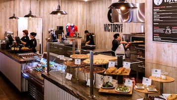 تناول الطعام