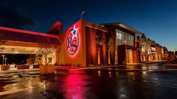 المنشأة من الخارج