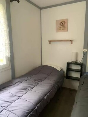 WiFi - ZEcamping 3 étoiles pataugeoire piscine chiens acceptés locatif 32m2 (Junas)