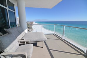 Property grounds - Cobalt Horizon - Luxury beachfront 3 bedroom with panoramic gulf views (Destin)
