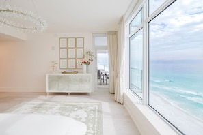 3 bedrooms, desk, iron/ironing board, free WiFi - Cobalt Horizon - Luxury beachfront 3 bedroom with panoramic gulf views (Destin)