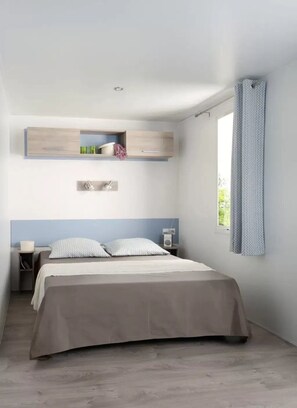 3 bedrooms, WiFi - ZEcamping 3* piscine animaux acceptés mobil-home BBQ 8 pers (Sandrans)
