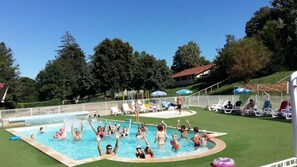 A heated pool - ZEcamping 4* piscine chauffée club enfant mobil-home TV BBQ clim 35m2 (Le Grand-Serre)