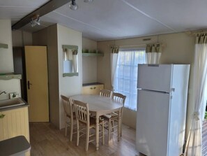 Dining - ZEcamping 4 étoiles familial piscine chauffée locatif TV clim 32m2 (Le Grand-Serre)