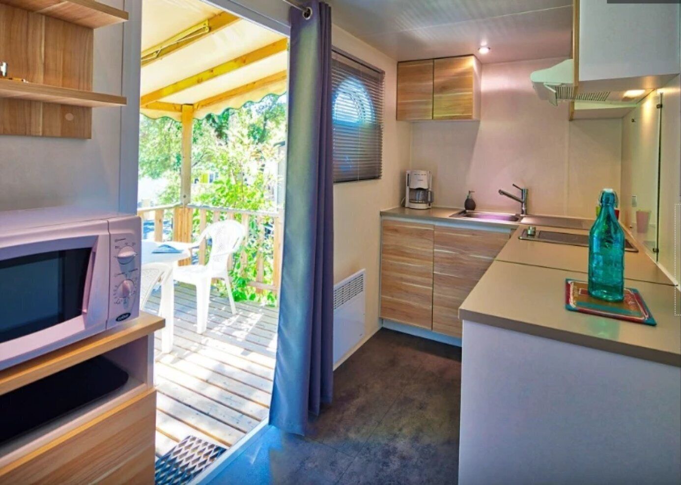 Fridge, microwave, stovetop