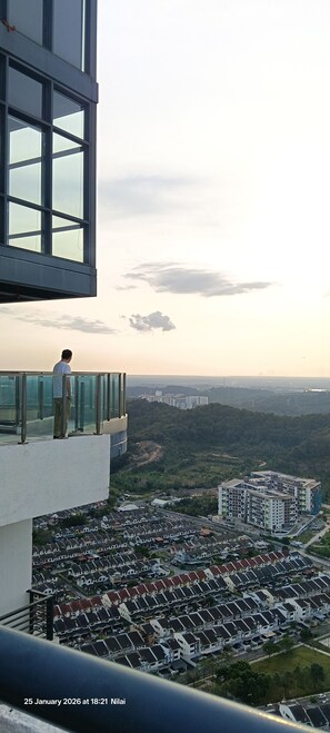 Property grounds - Cozy 1-bedroom studio in beautiful Nilai with AC and gym access (Nilai)