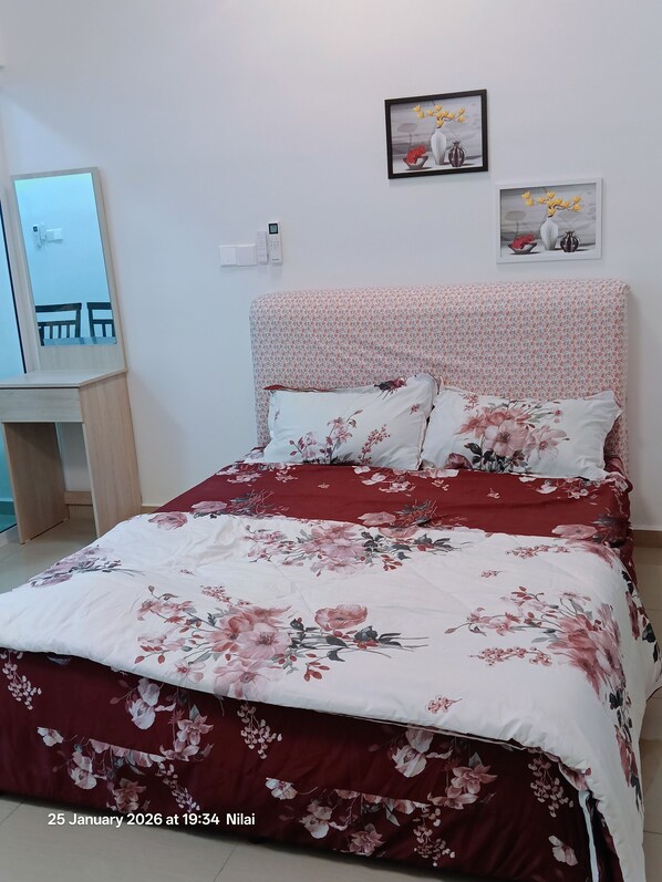 Iron/ironing board - Cozy 1-bedroom studio in beautiful Nilai with AC and gym access (Nilai)