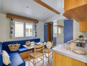 Dining - ZEcamping 4* pet friendly avec piscine chauffée et pataugeoire (Nesles-la-Vallée)