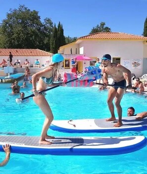 Indoor pool - ZEcamping 4 étoiles avec parc aquatique - sauna et hammam (Sanguinet)