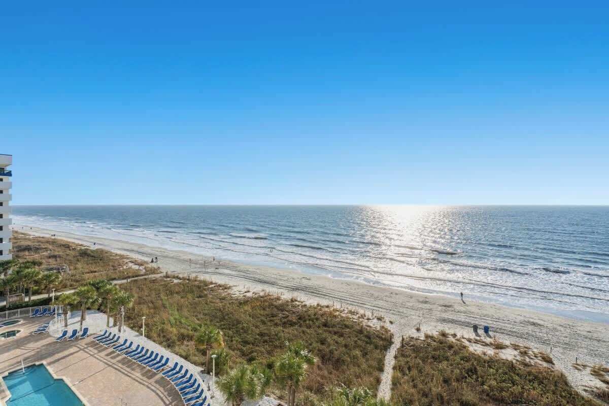 Una spiaggia nelle vicinanze