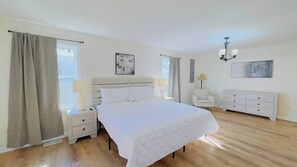 9 bedrooms, iron/ironing board, WiFi, bed sheets - Private Villa for Family and group getaway + pool (Murrells Inlet)