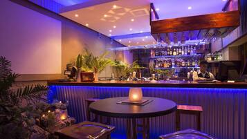 ุจุงุฑ (ูู ุงูู
ูุดุงุฉ)