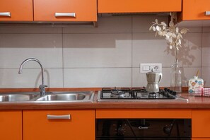 雪櫃、焗爐、爐具、咖啡機/沖茶器