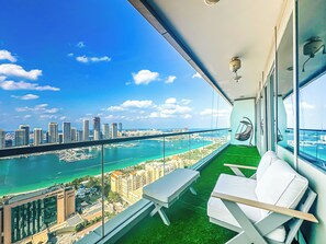Property grounds - Sea View Retreat with Ain Dubai  (Dubai)
