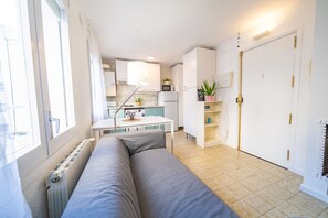 TV - HomeHolidaysRentals Olimpia - Costa Barcelona (Pineda de Mar)