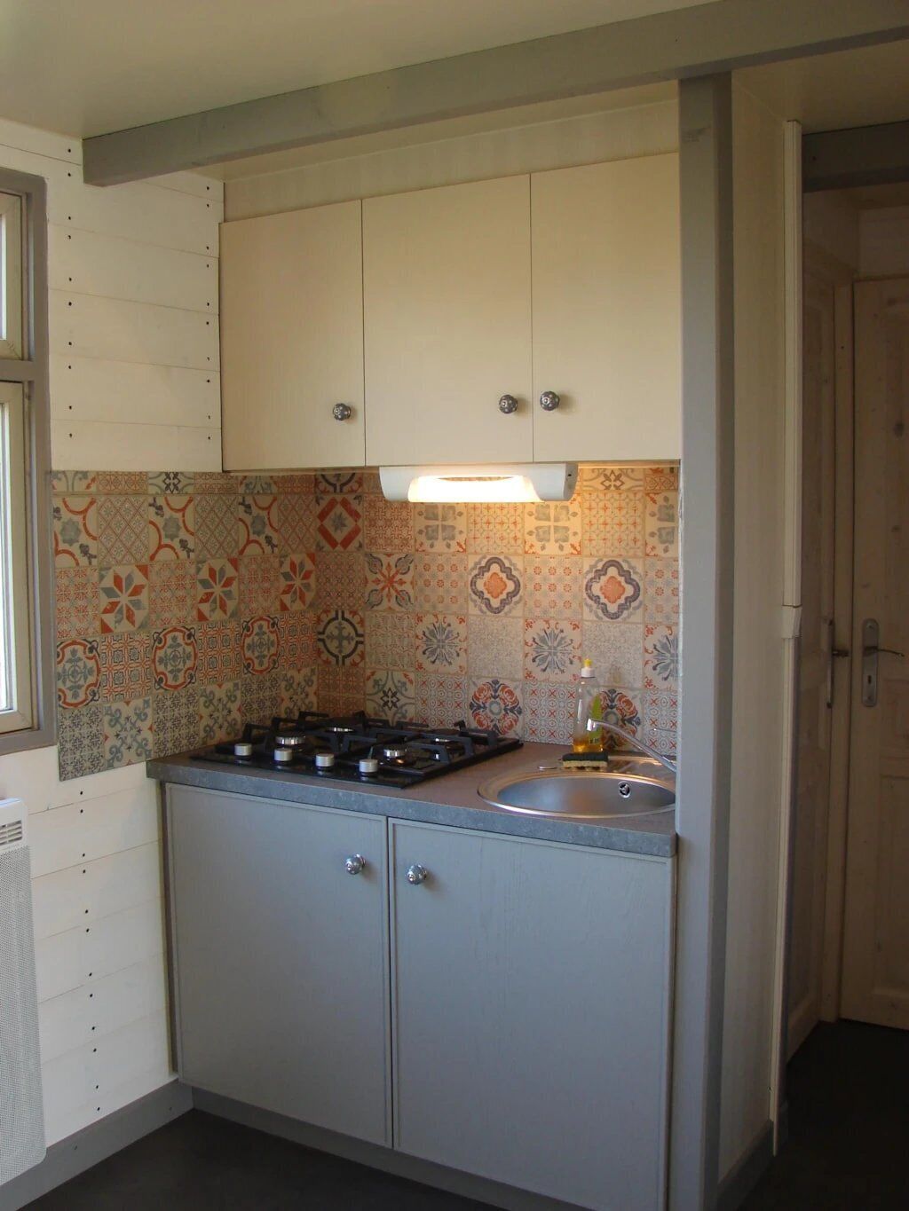 Fridge, microwave, stovetop, toaster