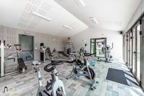 Fitness facility - ZEcamping 4* animé piscine chauffée locatif TV 32m2 (Saint-Trojan-les-Bains)